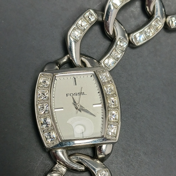 FOSSIL Stainless Steel Links Crystal Accents Rounded Square Watch Like New - Picture 15 of 16